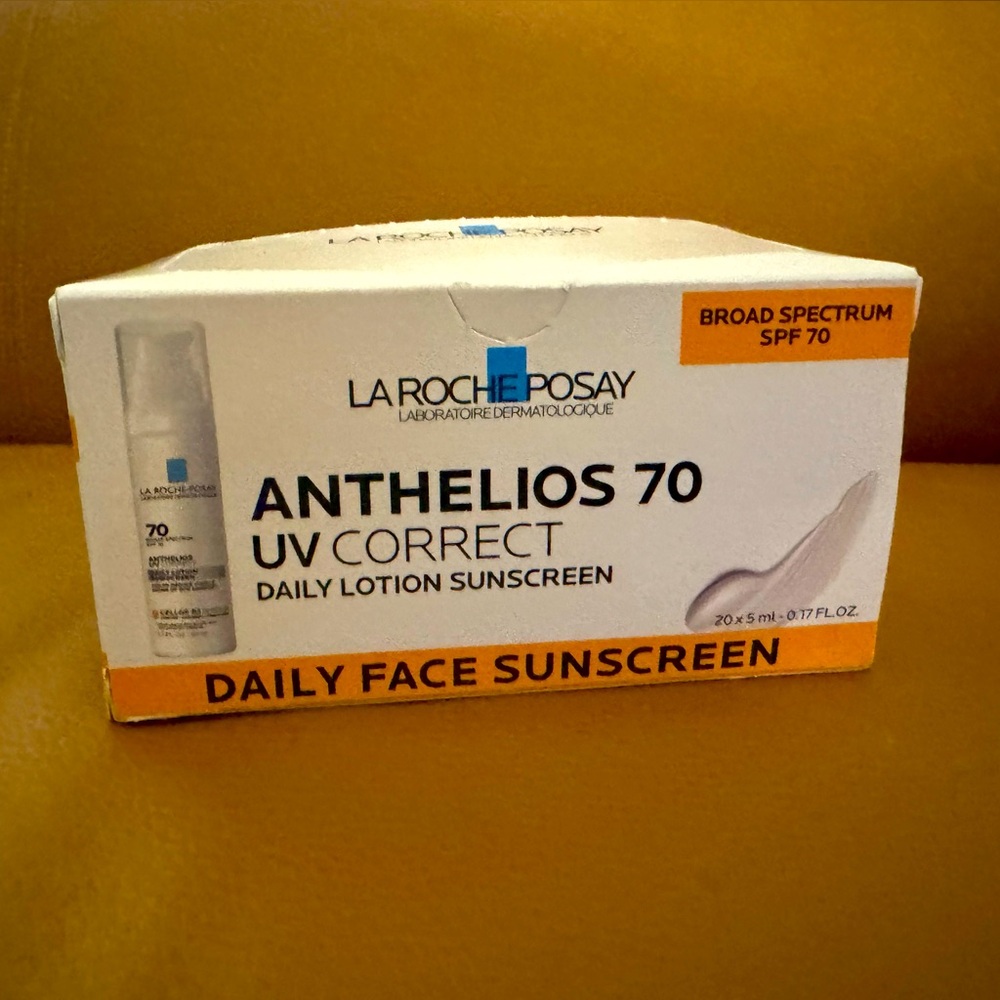 La Roche-PosayAnthelios UV Correct SPF 70 Daily Face Sunscreen with Niacinamide